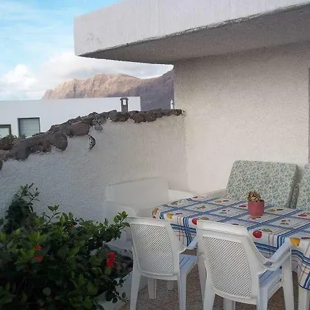 Lluvlin Holiday home Famara